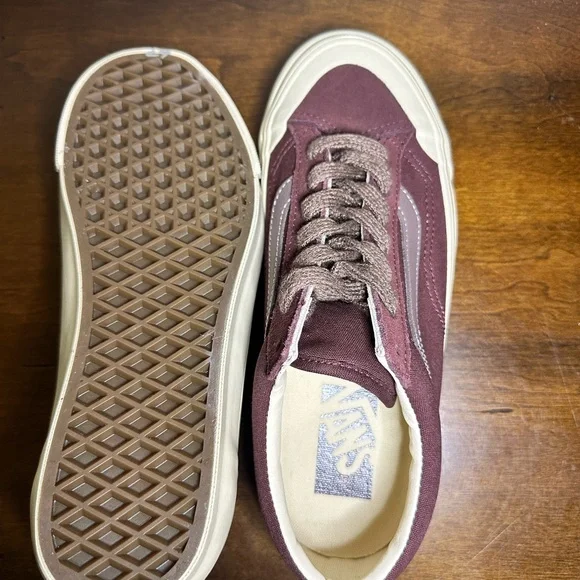 NWOT Vans MTE Old Skool Sneakers - Picture 6 of 7
